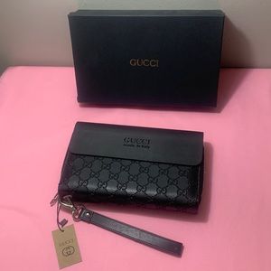 Gucci wallet/wristlet